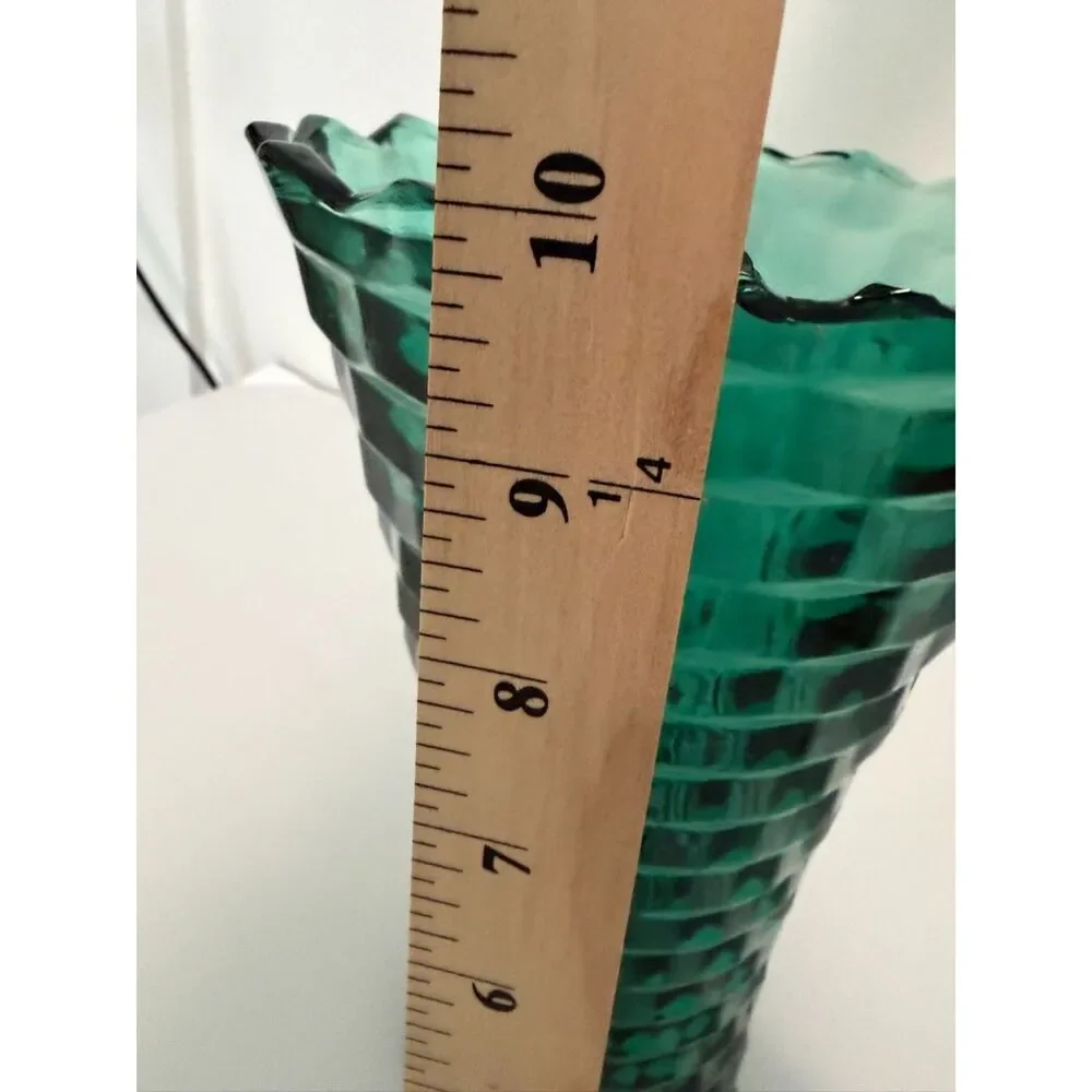 Green heavy crystal cut glass vase 10" - Picture 6 of 7